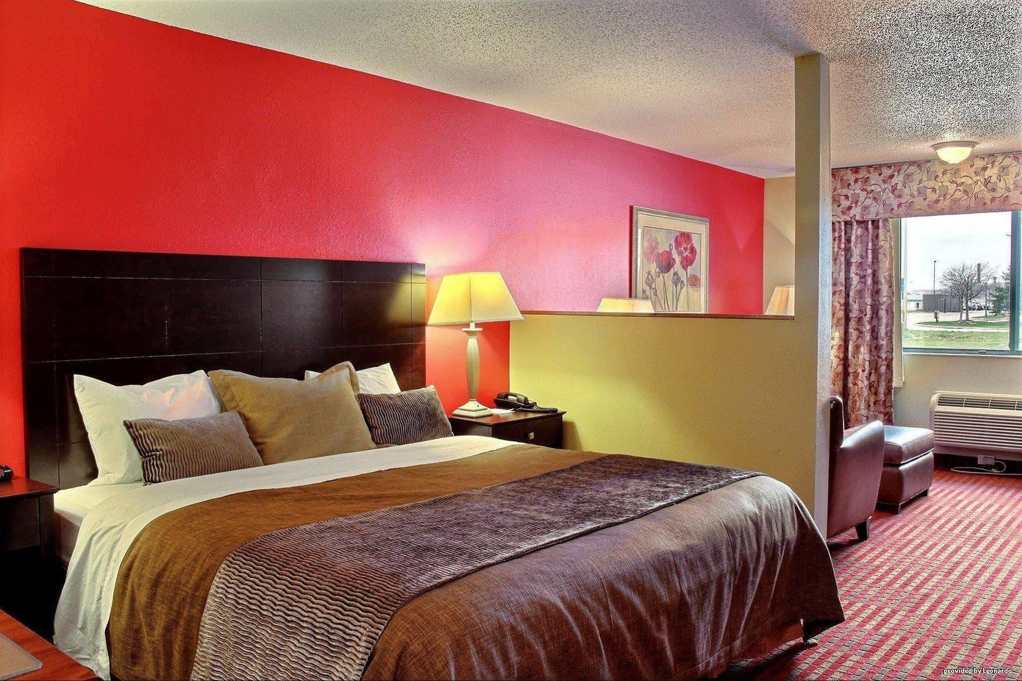 Comfort Inn & Suites At I-74 And 155 Morton Room photo